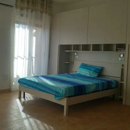 Apartment Black & White Taormina
